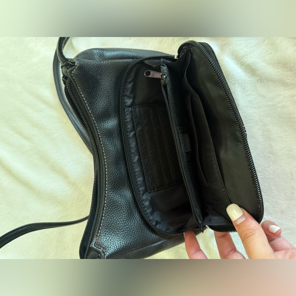 Women’s Leather Crossbody Purse - Picture 4 of 6